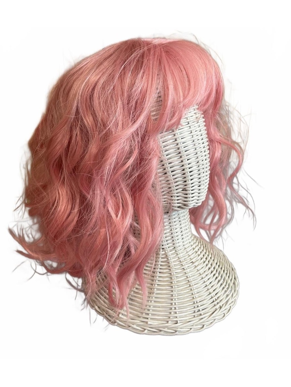 Wavy pink synthetic bob wig with bangs